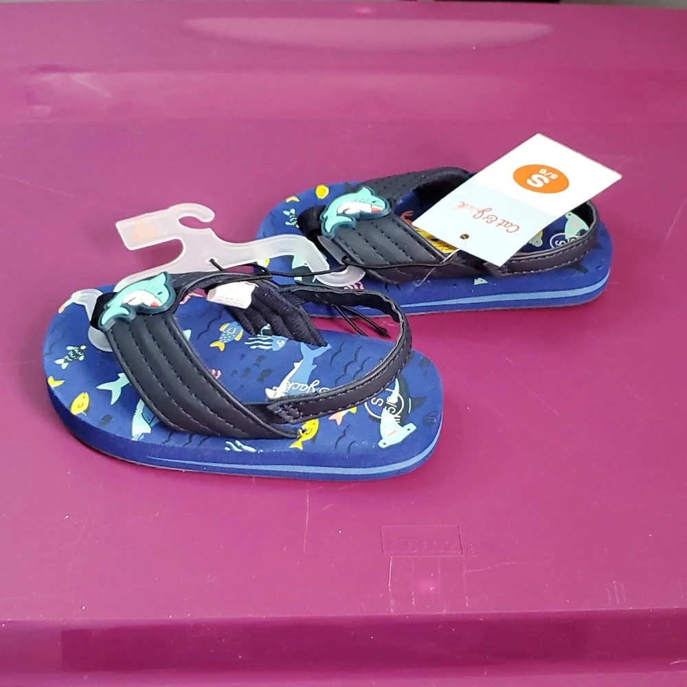 Cat & Jack, baby shark, flip flops/ sandals, navy, size 5/6 - Picture 2 of 8